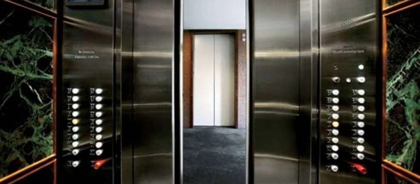 Γιατί τα ασανσέρ έχουν καθρέπτες;